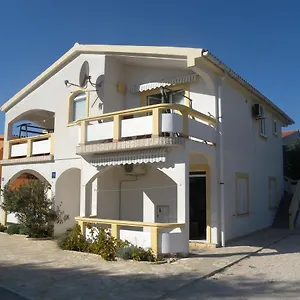 https://apartment-vir-1.hotelinzadar.com